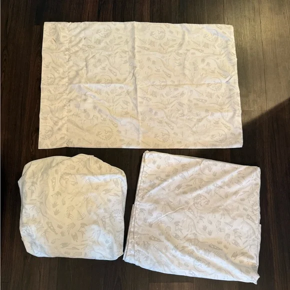 Colorful Dinosaur Print Quilt Set - Picture 3 of 4